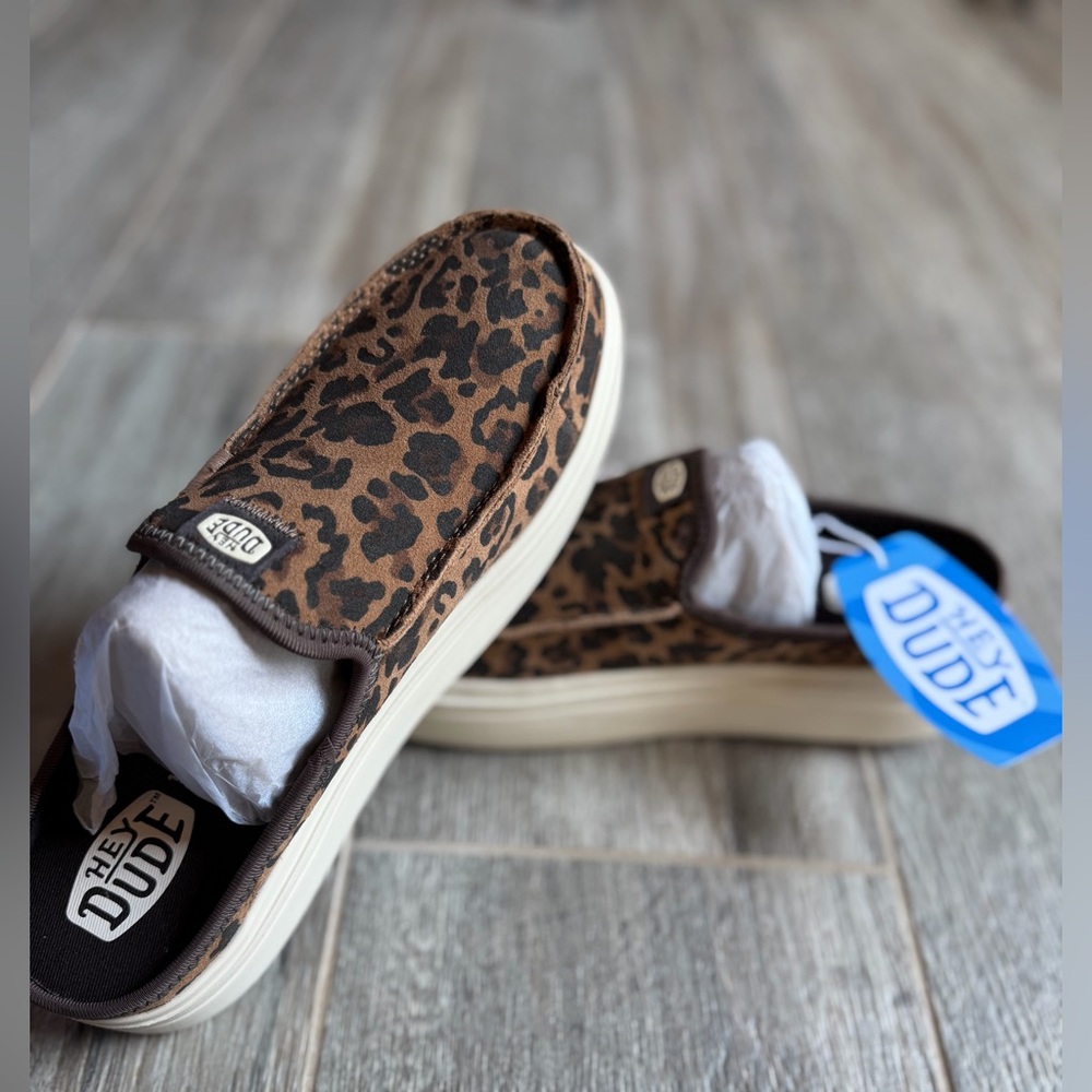Hey Dude Austin Lift - Women’s 9 Brown Leopard - Picture 2 of 5